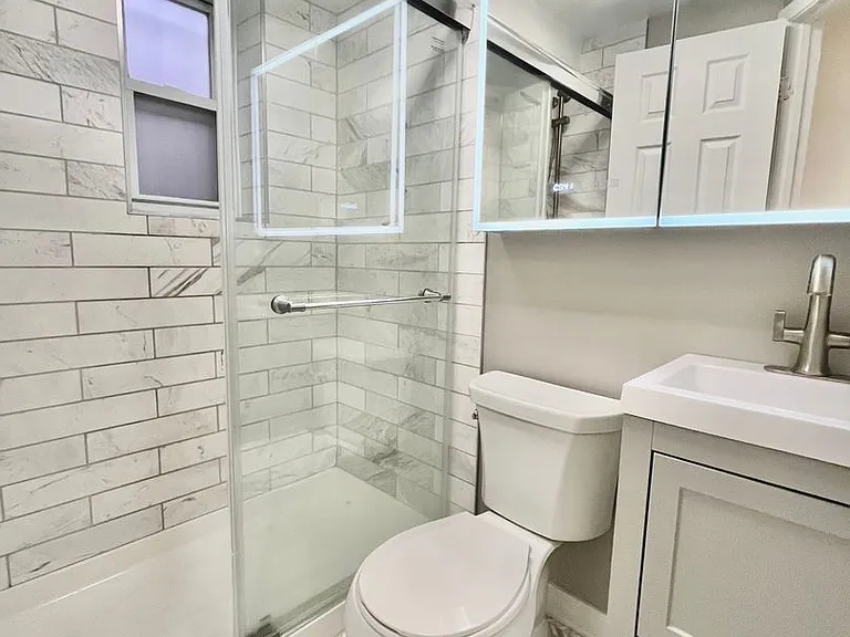 1446 Newton St NW #B — Photo 6