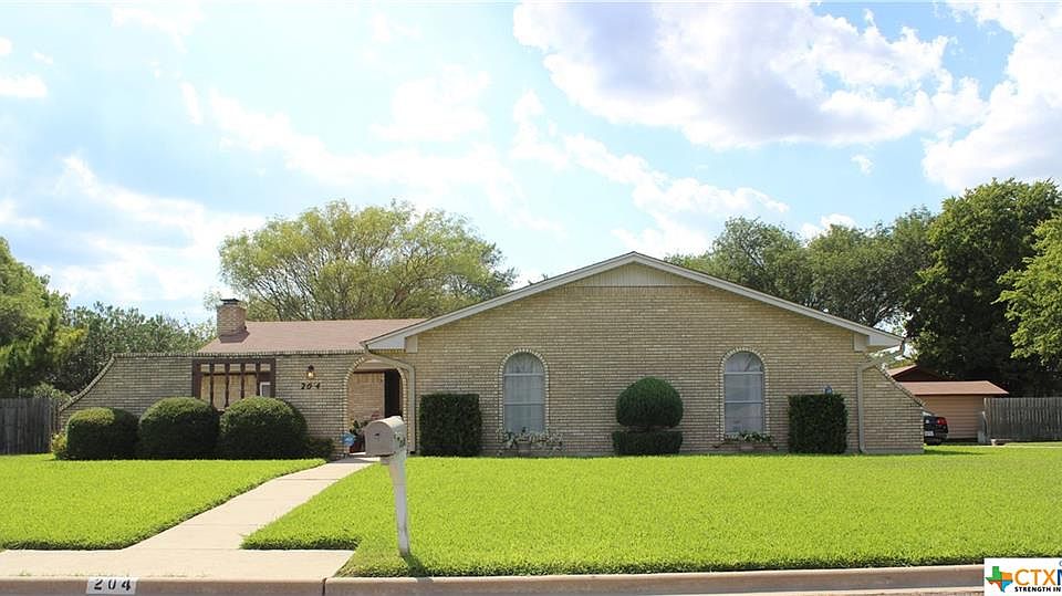 1st image of 204 Evergreen Dr