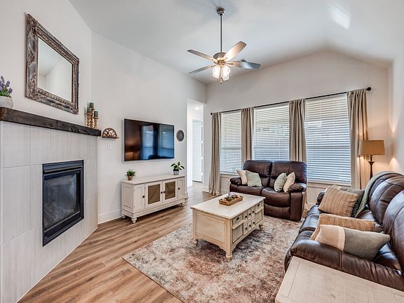 5th image of 1808 Pelham Dr
