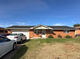 1201 Blackstone Ave, Clinton, OK 73601