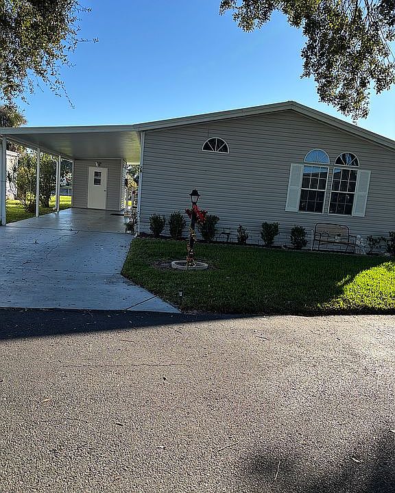 1st image of 76 Fountain Dr