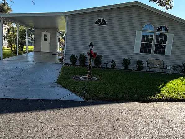 76 Fountain Dr, Leesburg, FL 34748