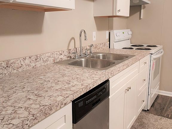 2nd image of 615 Douglas Ave #G1