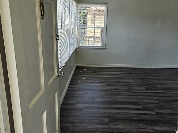 5th image of 270 Covina Ave
