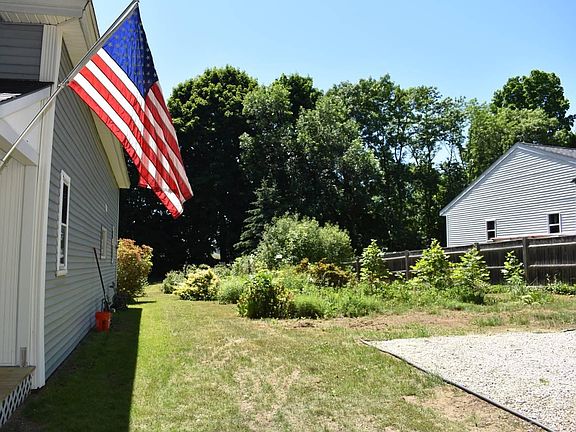 4th image of 224 Cate St