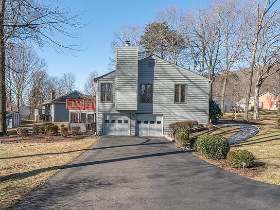 3rd image of 7001 Irondale Cir