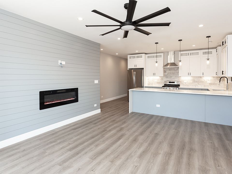 Living room / kitchen