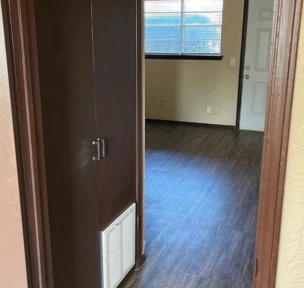 7215 N Macarthur Blvd — Photo 5