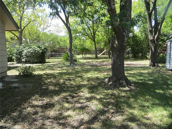 2nd image of 2701 Cottonwood Dr