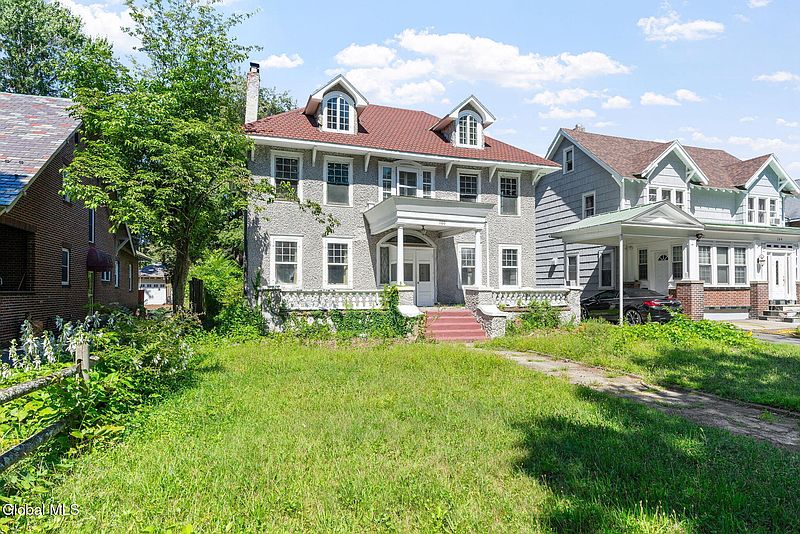 4th image of 160 Manning Boulevard