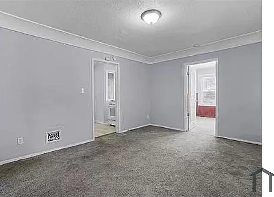 7016 Edison Ave — Photo 5