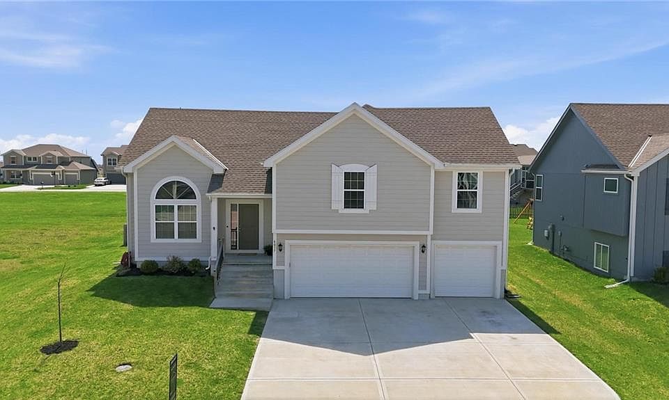 1st image of 6017 NE 120th St
