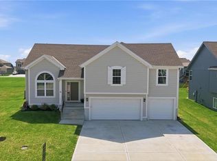 6017 NE 120th St, Kansas City, MO 64156