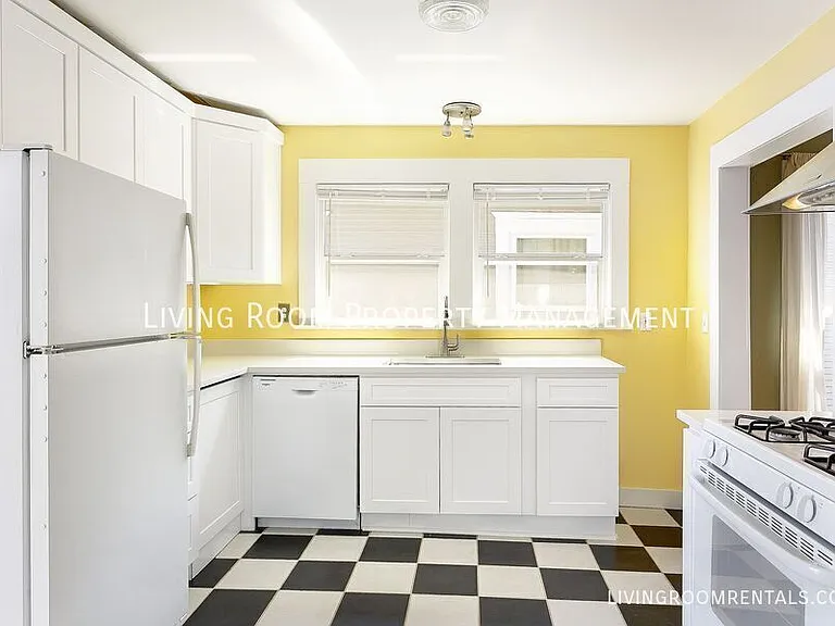 1525 SE Pershing St — Photo 11