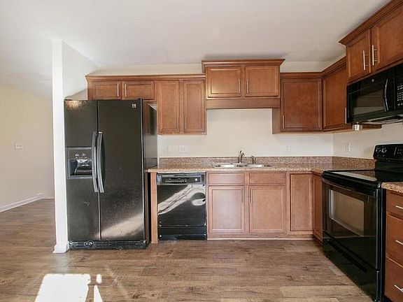 5th image of 1720C Thistlewood Dr