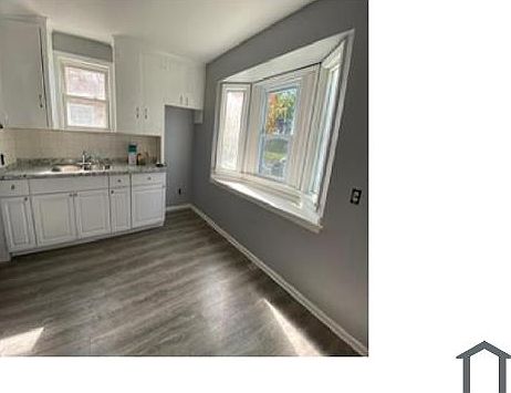 3rd image of 7760 Grandville Ave