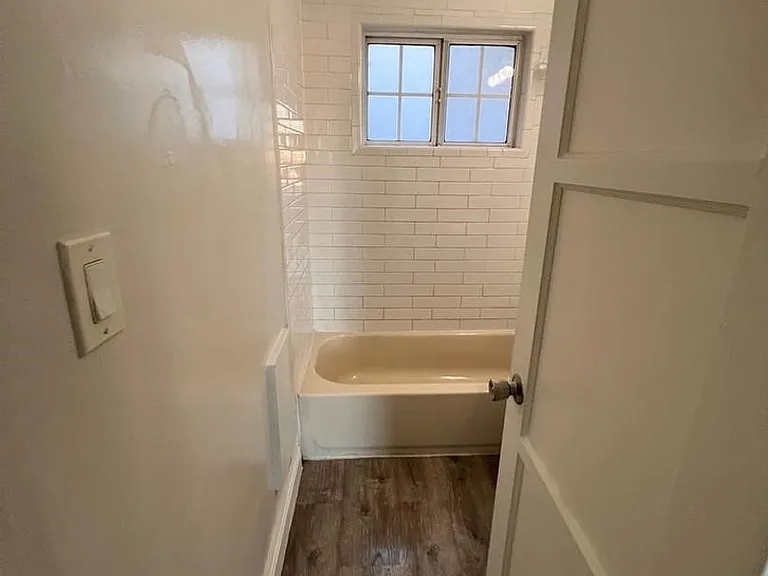 2111 W Florence Ave #6A — Photo 7