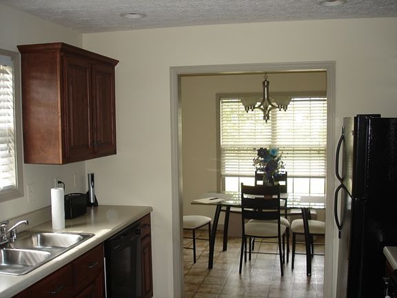 3rd image of 138 Old Mill Dr
