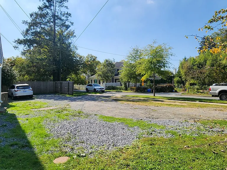 8016 Old Georgetown Rd — Photo 31