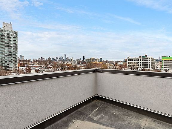 5th image of 501 Myrtle Ave APT 4C