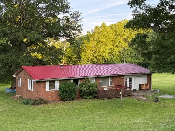 5934 Oxford Rd, West Union, WV 26456