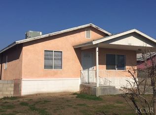 1082 W Davis St, Hanford, CA 93230