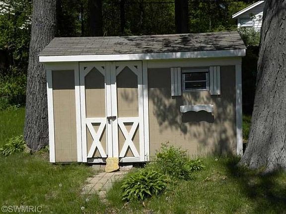 5th image of 66391 Lakeshore Dr