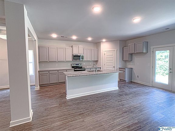 3rd image of 119 Chesire Cove Ln