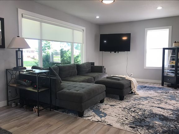 2nd image of 30 Bel Aire Dr