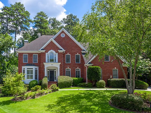 2nd image of 300 Flowers Cove Ln