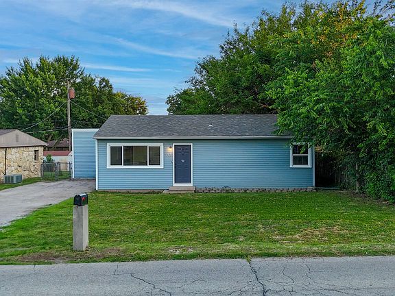 4th image of 213 E Radio Ln