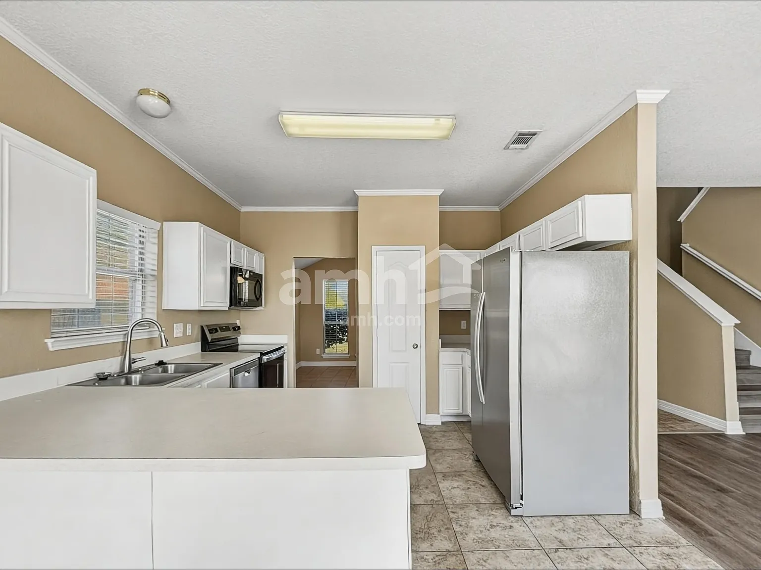 4 bed, 2.5 bath, 2658 sqft, $2,670 — Photo 3