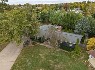 2841 Henry Ct NW, Cedar Rapids, IA 52405