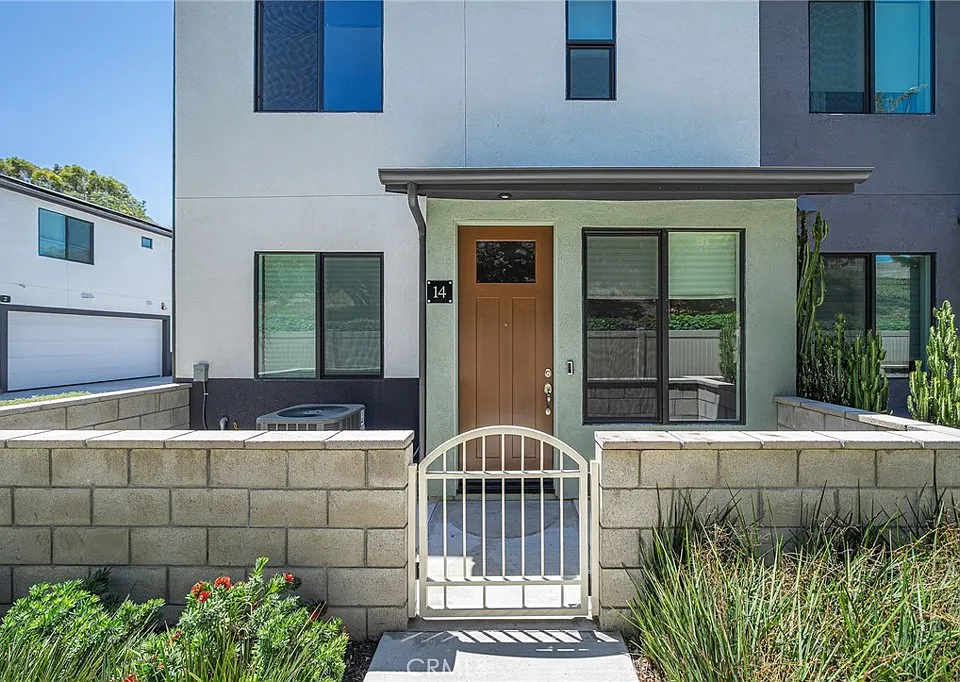 2775 W Pepper Tree