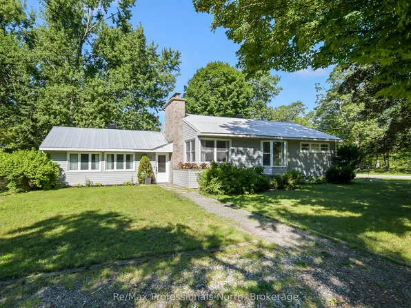 775 Muskoka Beach Rd, Gravenhurst, ON P1P 1A7