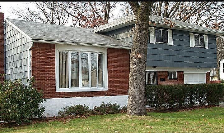 2nd image of 993 Erie Rd