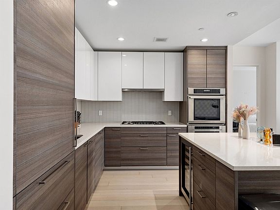 3rd image of 1 Franklin St #2507