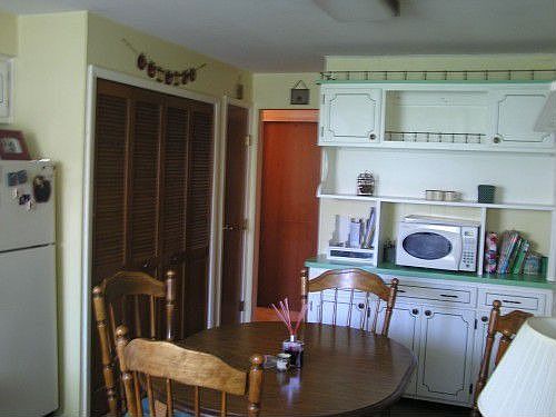 4th image of 2772 Mohican Ave