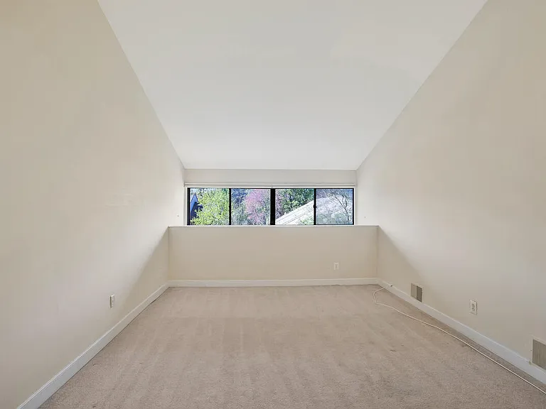 302 Hilltop Ln #K — Photo 32