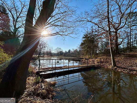 3rd image of 190 Cedar Pond Rd