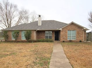 11121 Triple Crown Dr, Flint, TX 75762