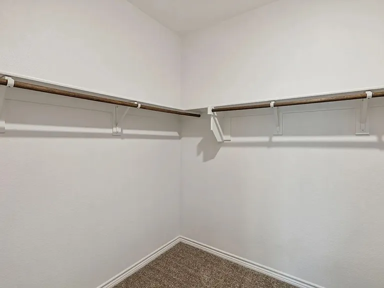 401 Gallop Dr — Photo 26