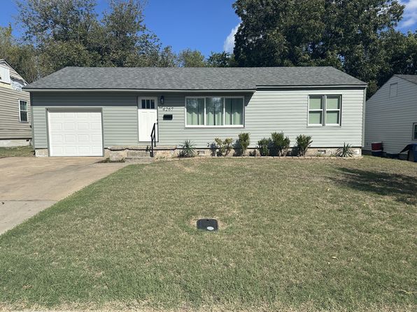4267 E Young Pl N