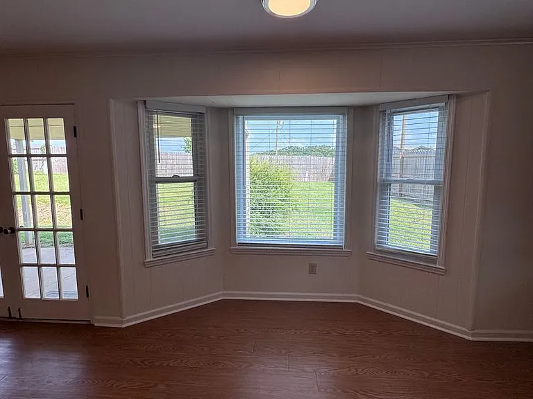 1115 Briar Creek Rd — Photo 31