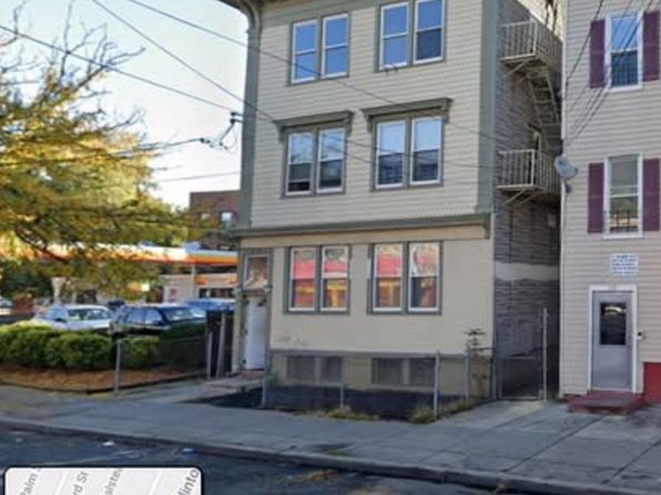 16 Stuyvesant Ave #2R