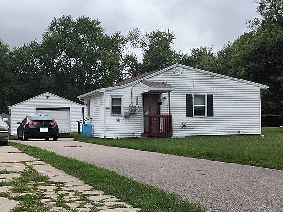 3rd image of 4726 Hughes Rd
