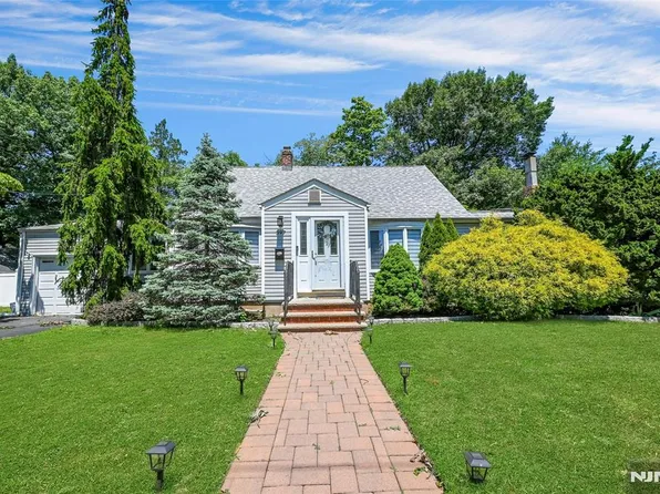 397 Pleasant Ave, New Milford, NJ 07646
