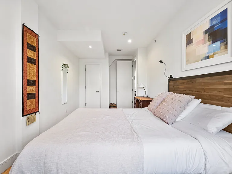 819 De Kalb Ave #2 — Photo 18