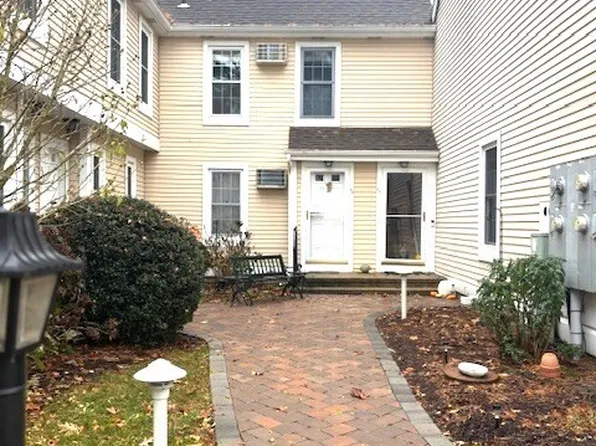 54 Rope Ferry Road #C55, Waterford, CT 06385