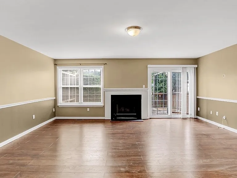 678 Walnut Tree Dr — Photo 9
